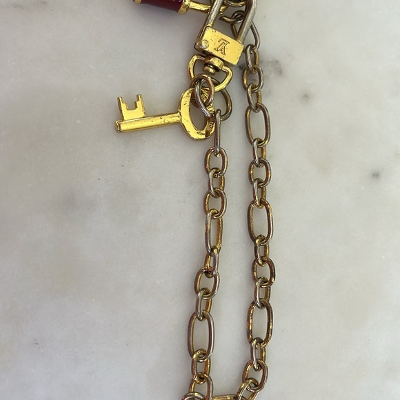 EUC Louis Vuitton Vernis Heart Coin Wallet - Picture 16 of 16